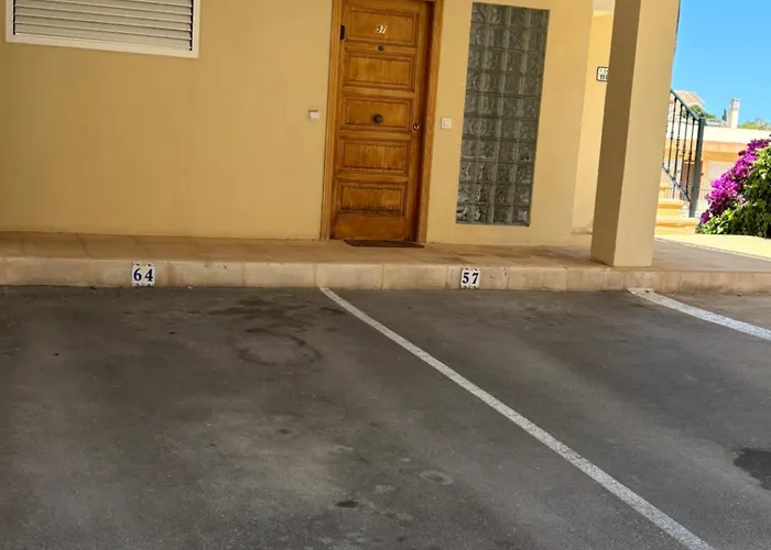 2 Bedroom Duplex I 아파트